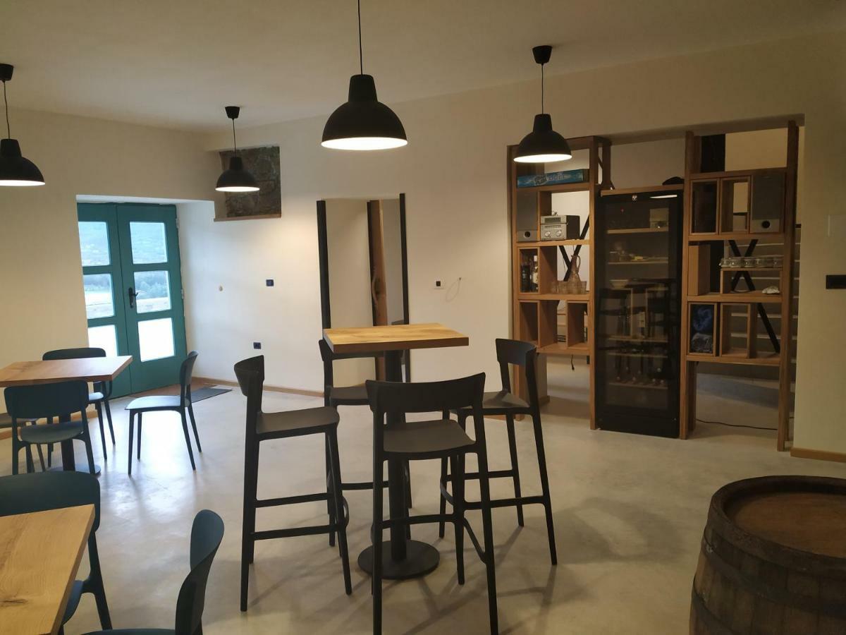 B & W Kriz Bed and Breakfast Ajdovščina Eksteriør billede